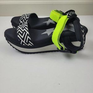 Dirty laundry grand pu platform sandals, womens size 6.